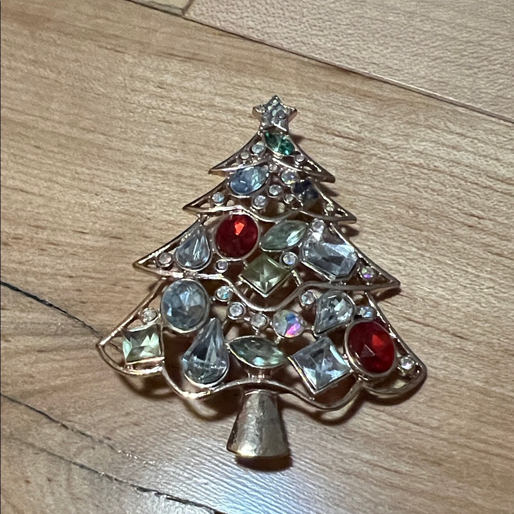 Festive Christmas Tree Brooch with Colorful Gems